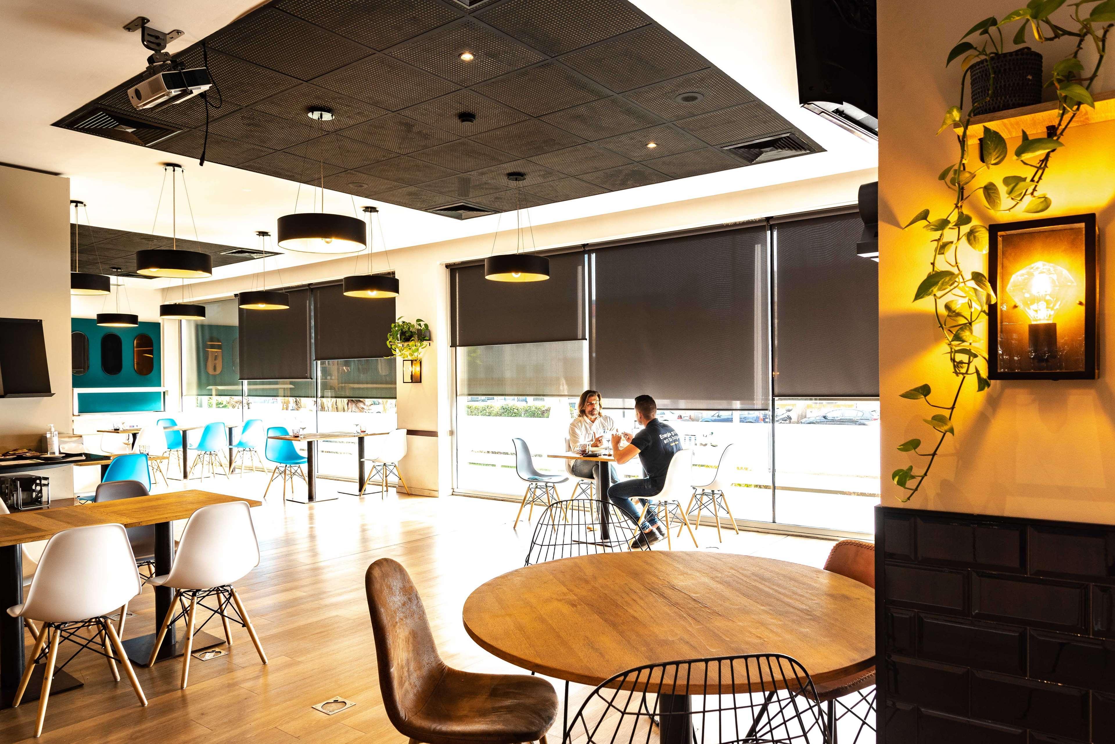 Travelodge Bcn Cornella Fira Cornellà de Llobregat Exteriör bild